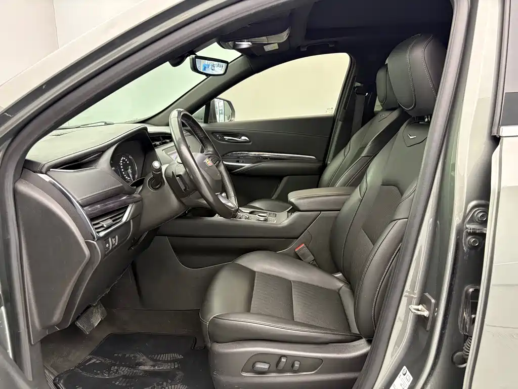 Cadillac XT4 2018 28T