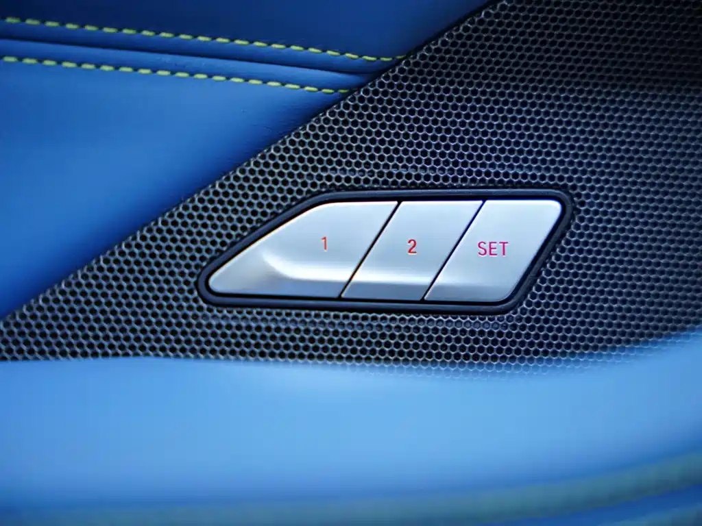 BMW M4 — миниатюра 24
