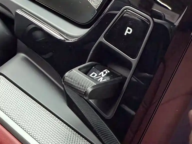 Porsche Cayenne — миниатюра 15