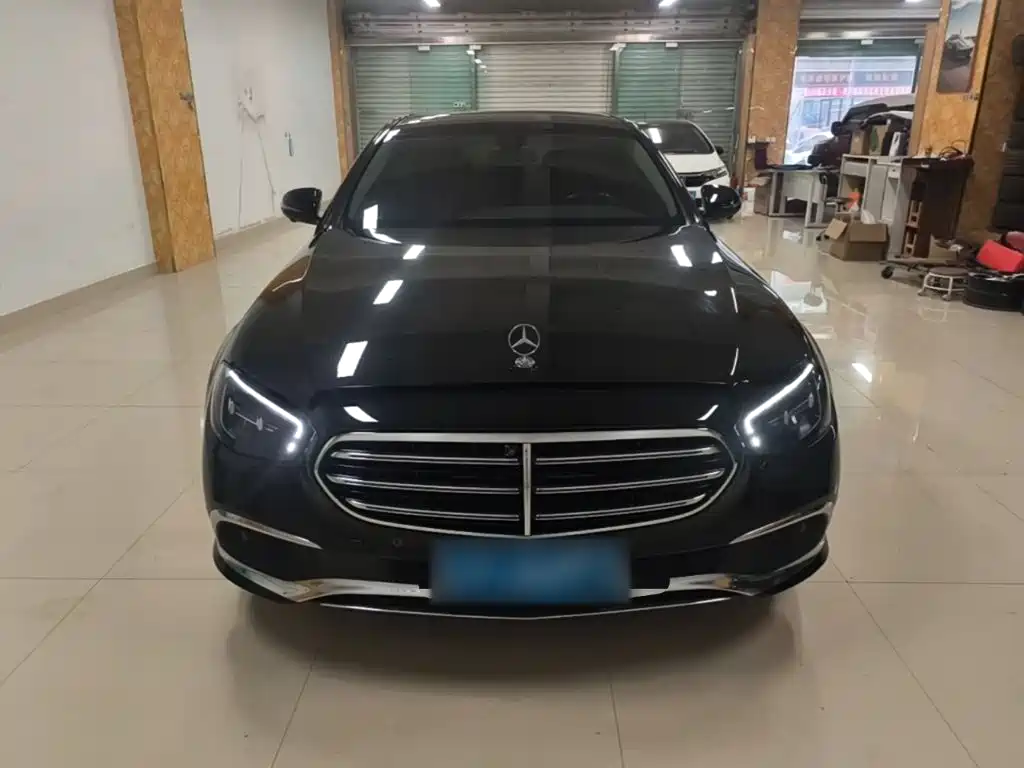 Mercedes-Benz E-Class — миниатюра 3
