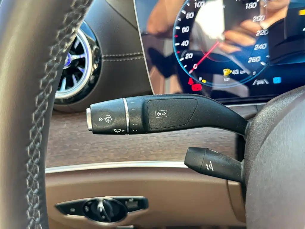 Mercedes-Benz E-Class — миниатюра 22