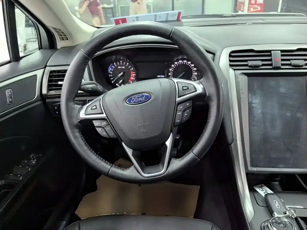 Ford Mondeo — миниатюра 11