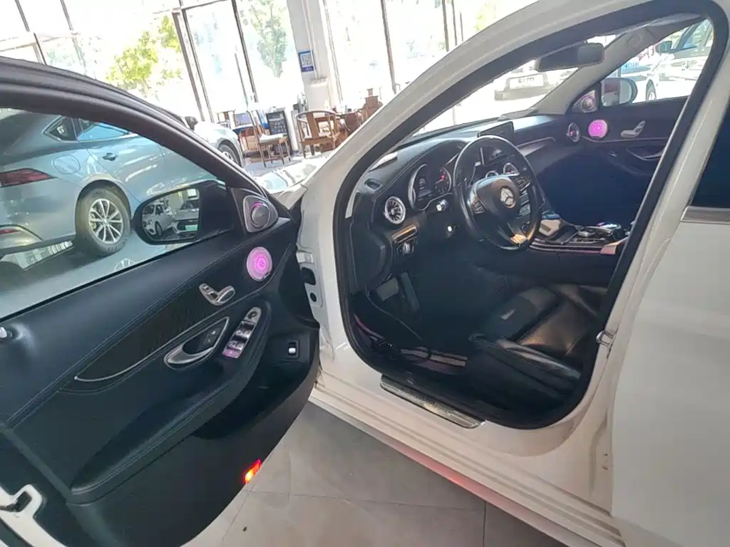 Mercedes-Benz C-Class — миниатюра 16