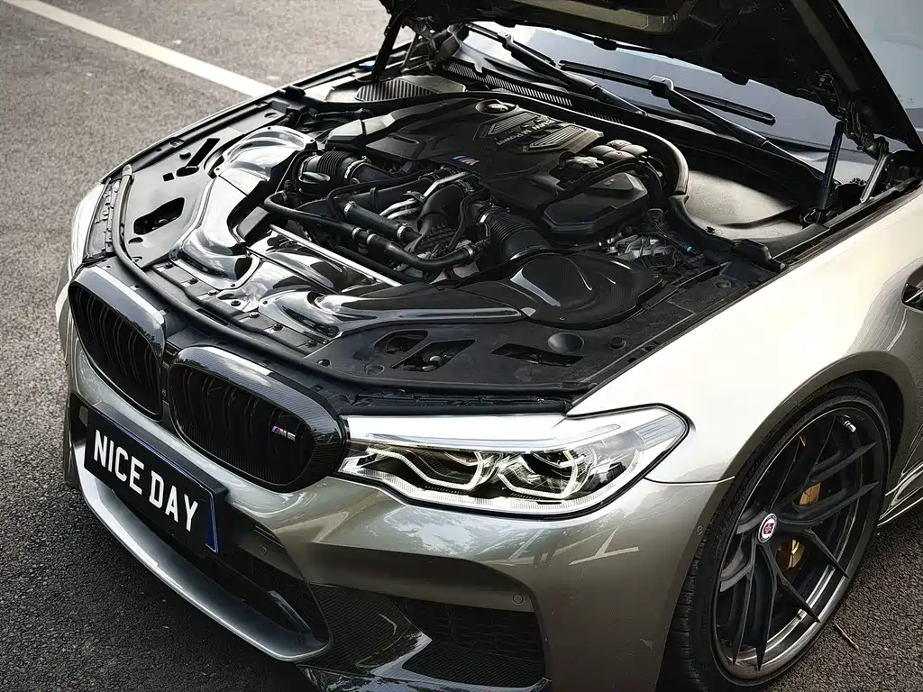 BMW M5 — миниатюра 11
