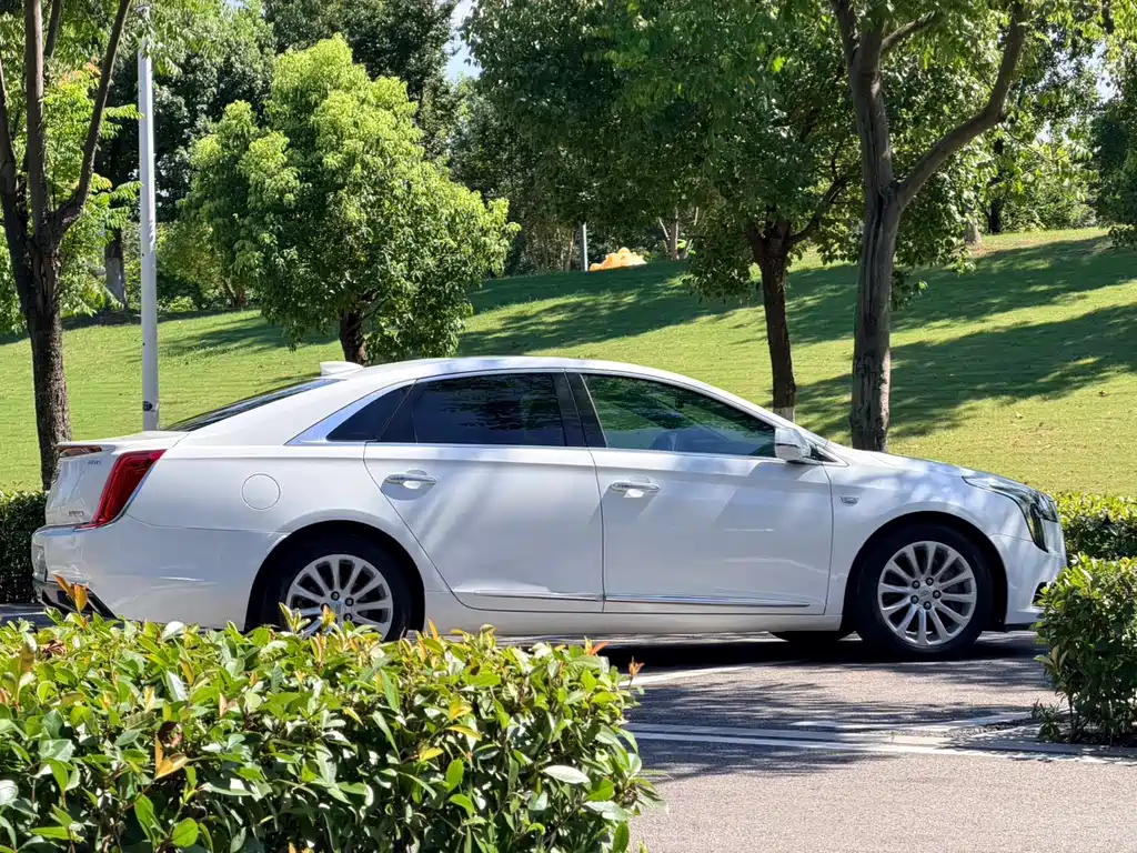 Cadillac XTS — миниатюра 9
