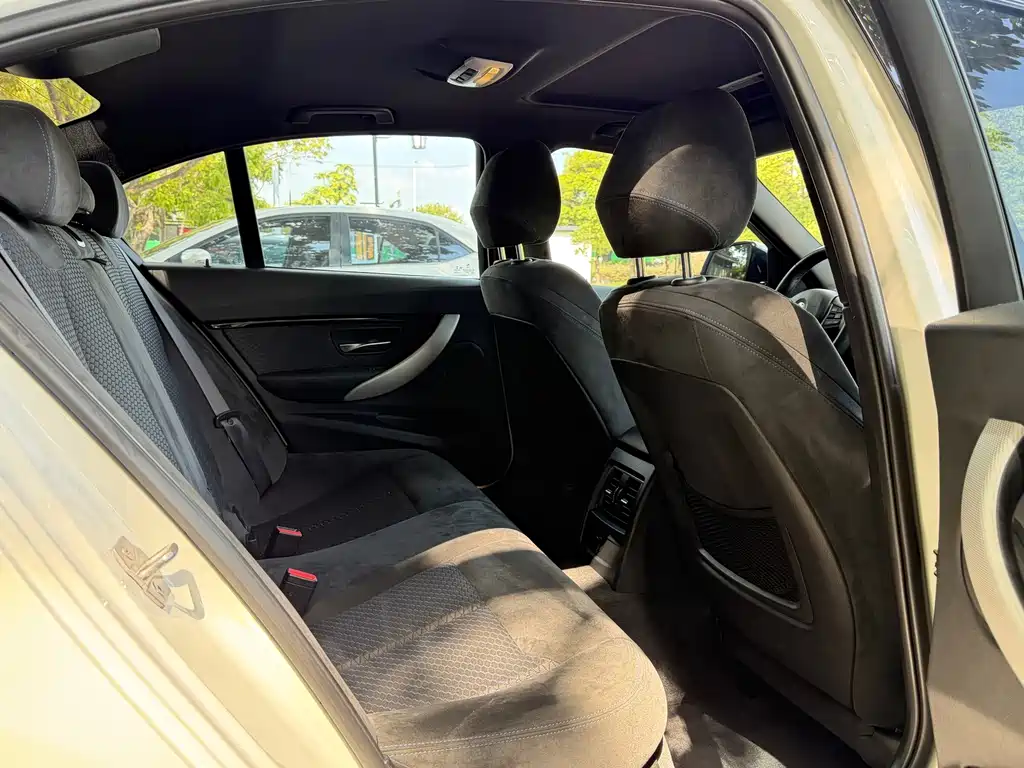 BMW 3 Series — миниатюра 8