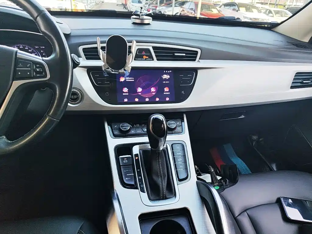 Geely Boyue — миниатюра 13