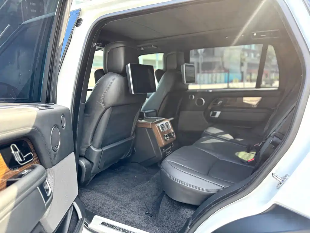 Land Rover Range Rover — миниатюра 6