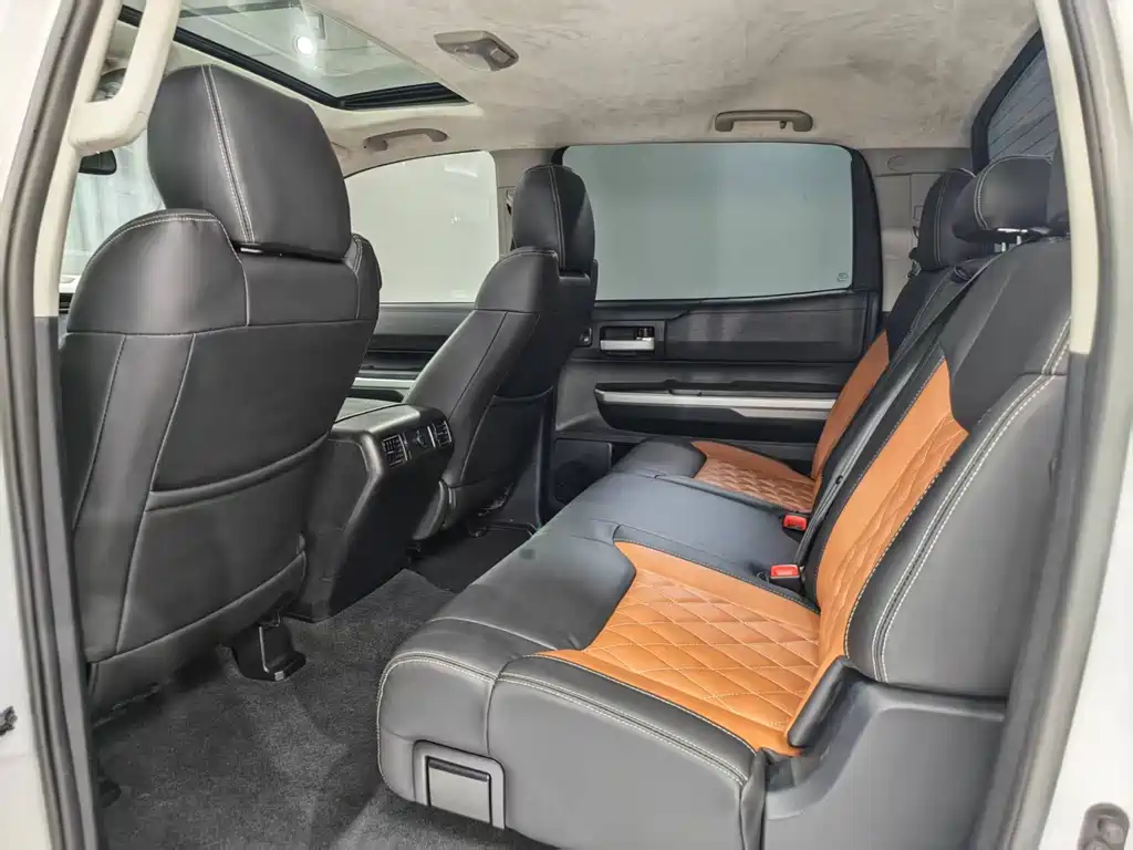 Toyota Tundra 2015 5.7L AT