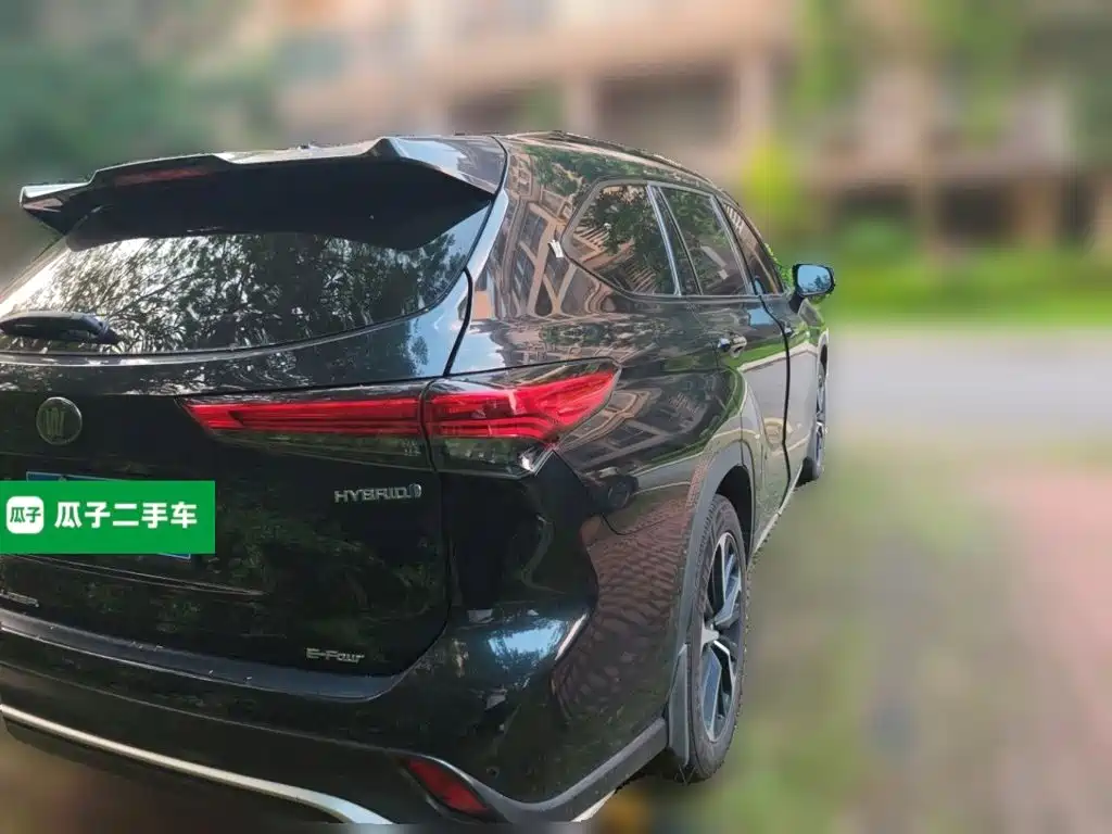 Toyota Crown Kluger — миниатюра 4