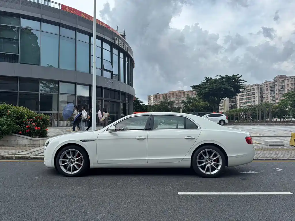 Bentley Flying Spur 2017 4.0T V8 S Standard