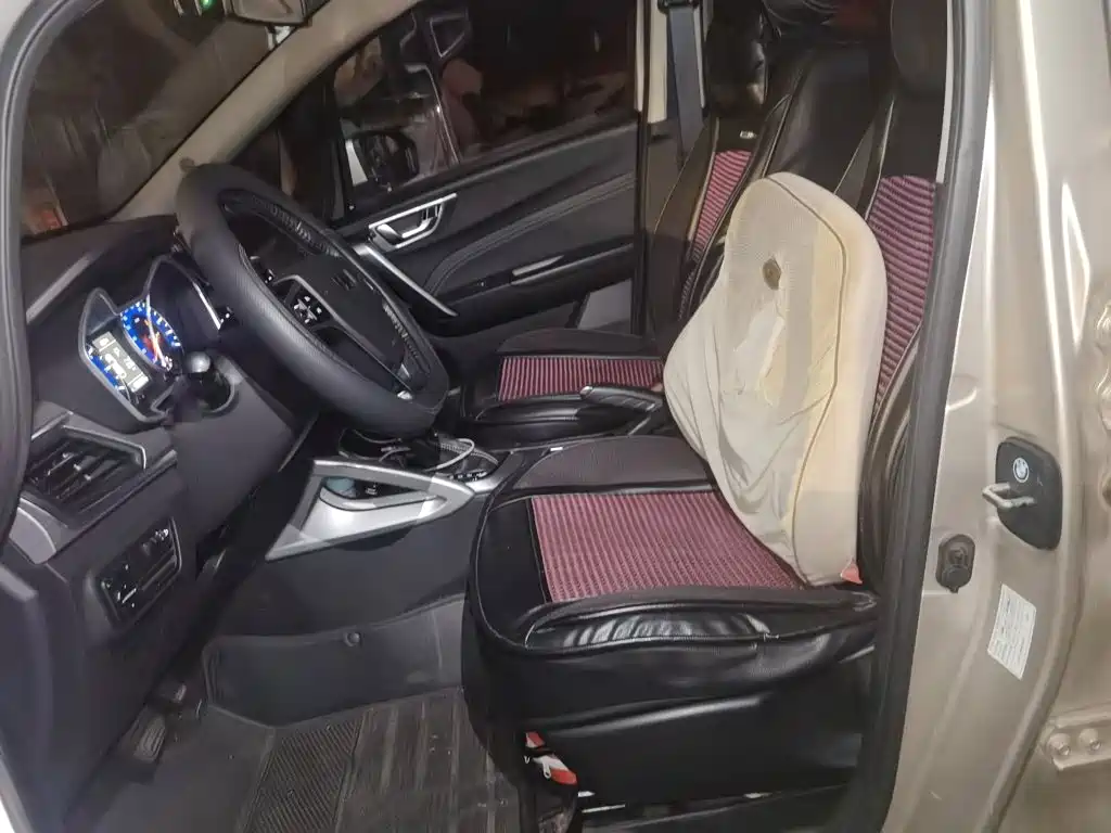 Geely Vision X3 — миниатюра 8