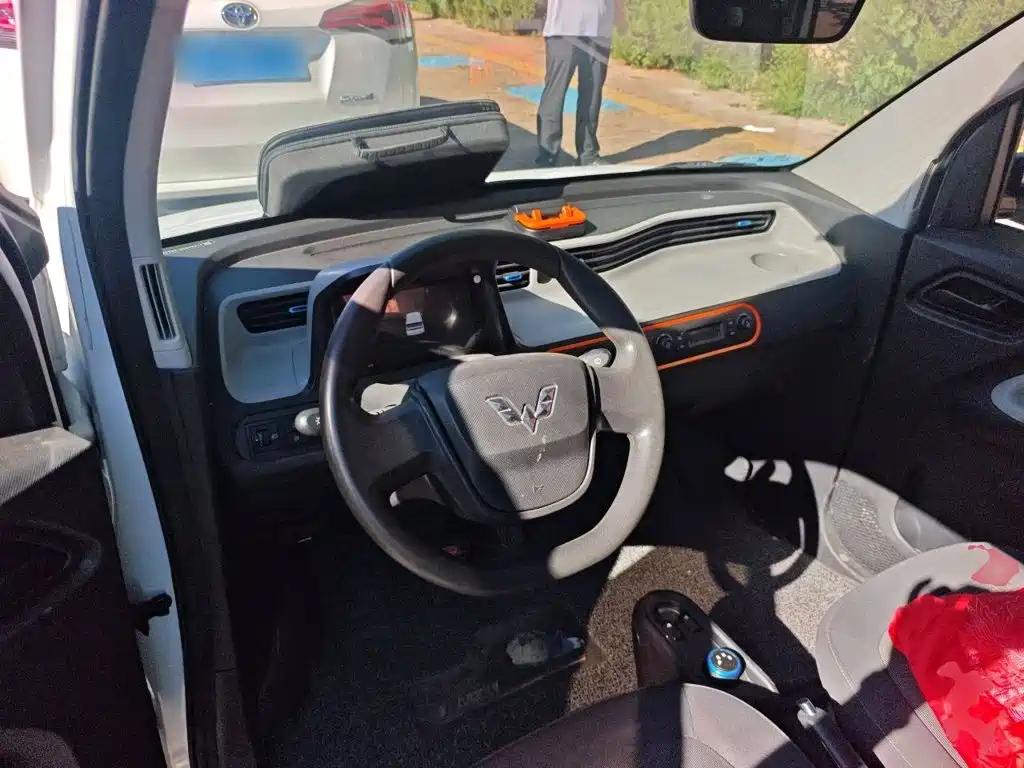 Wuling MINIEV — миниатюра 5