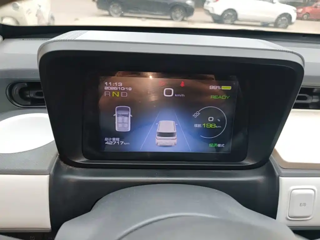 Wuling MINIEV — миниатюра 12