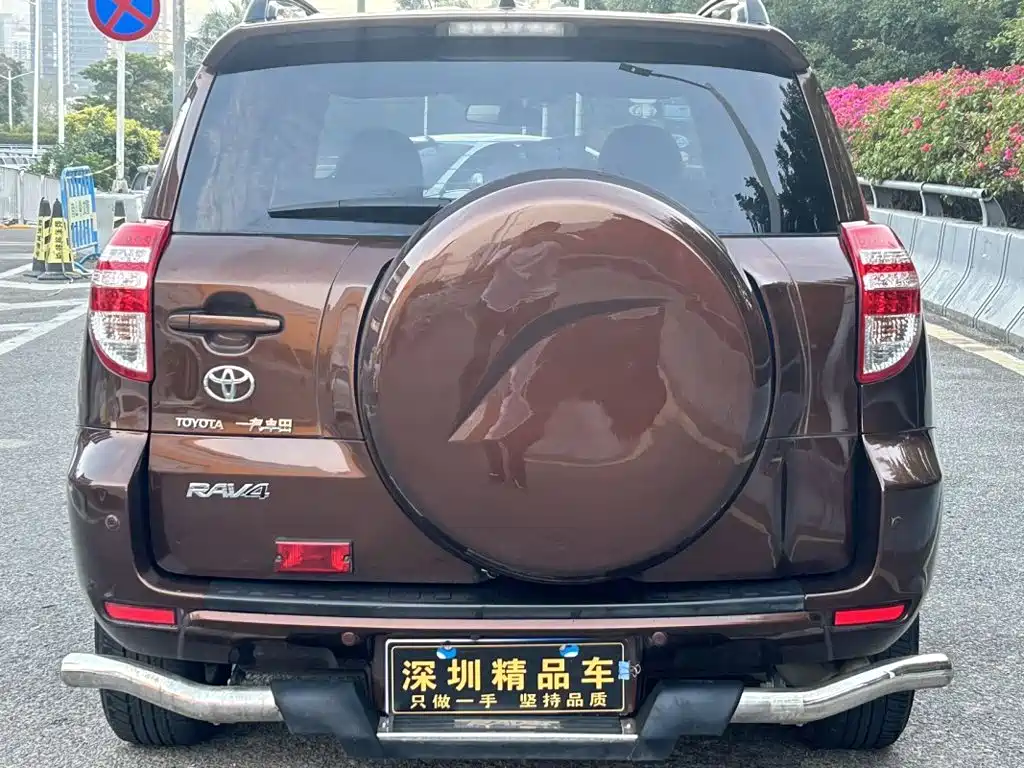 Toyota RAV4 — миниатюра 4