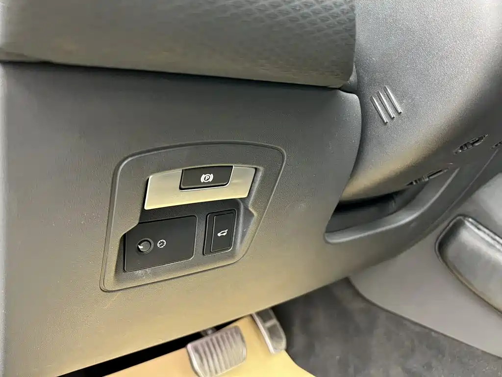Land Rover Velar — миниатюра 37
