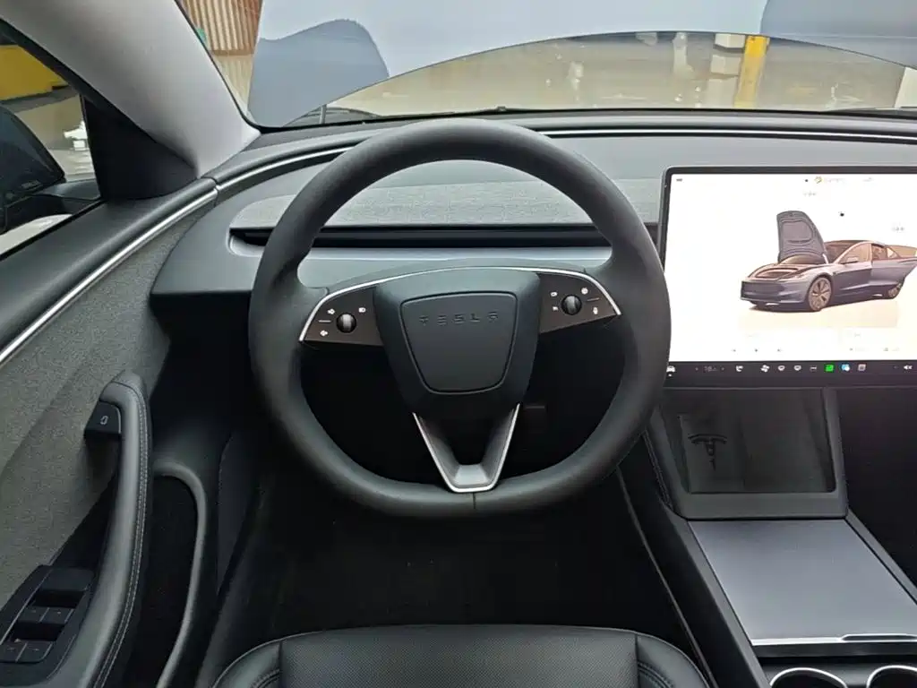 Tesla Model 3 — миниатюра 11