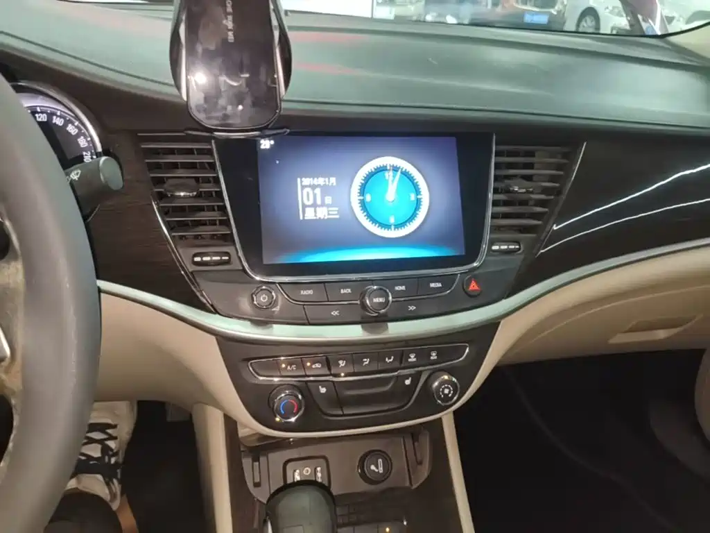 Buick Verano — миниатюра 13