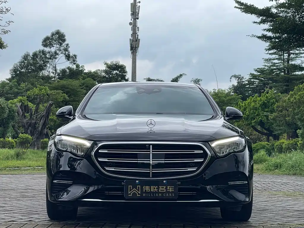 Mercedes-Benz E-Class — миниатюра 2