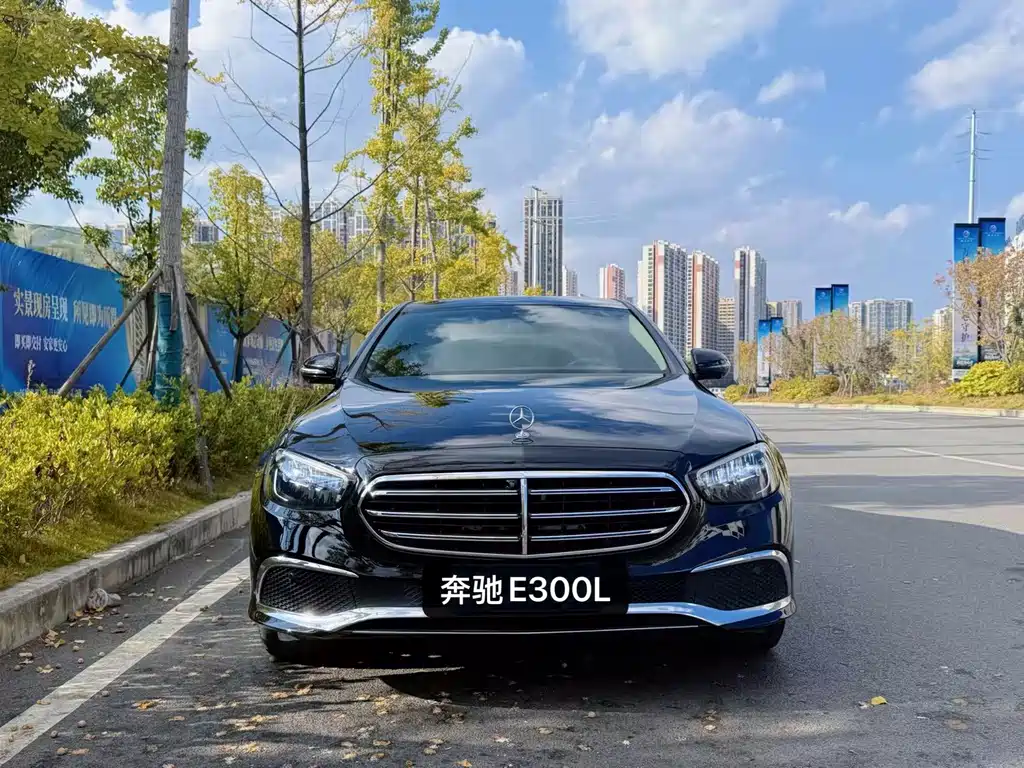 Mercedes-Benz E-Class — миниатюра 2