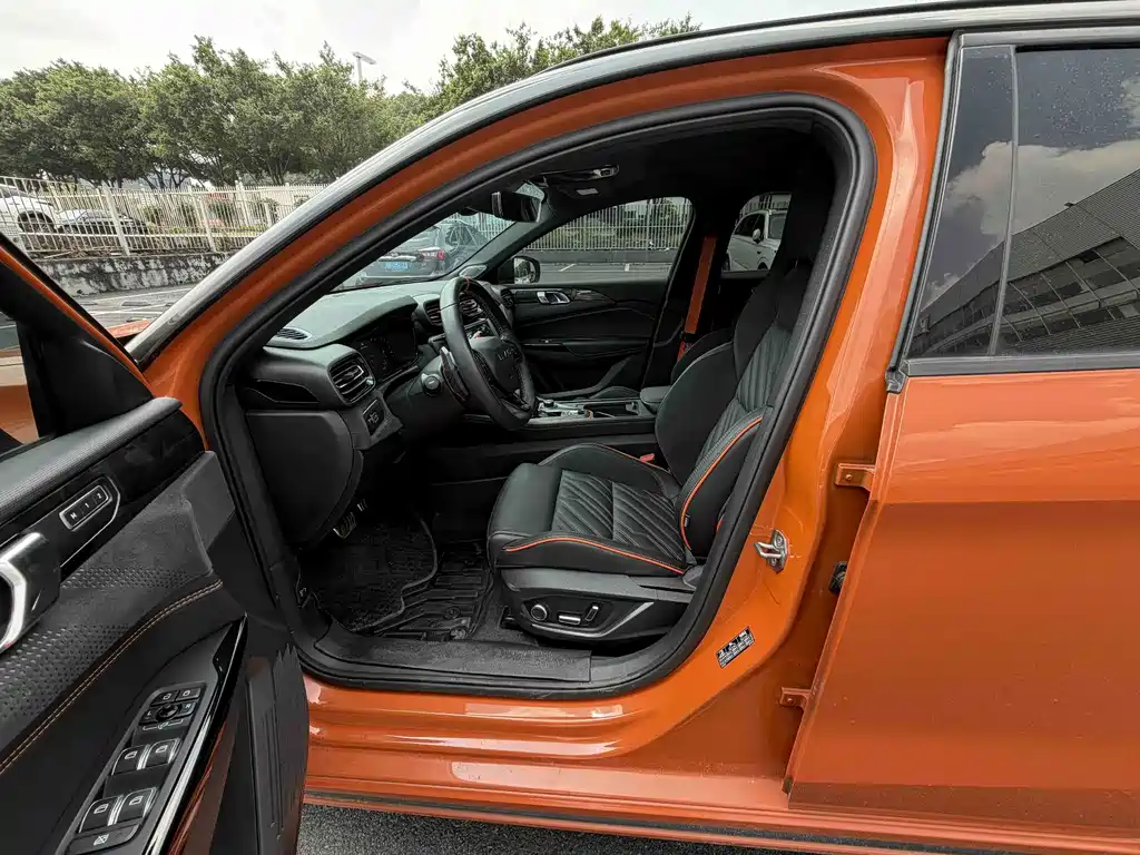 Lynk & Co 02 Hatchback — миниатюра 13
