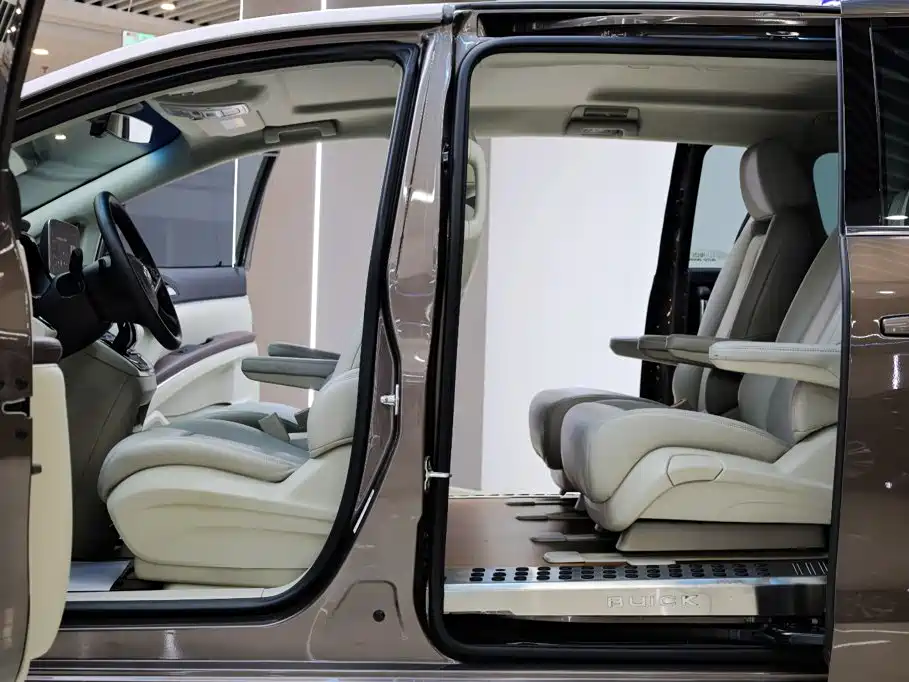 Buick GL8 — миниатюра 28