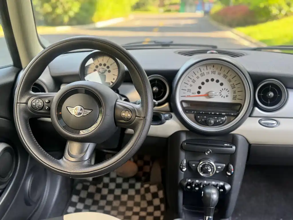 MINI Mini Clubman — миниатюра 4