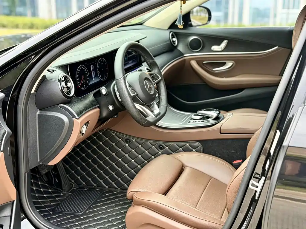 Mercedes-Benz E-Class — миниатюра 8