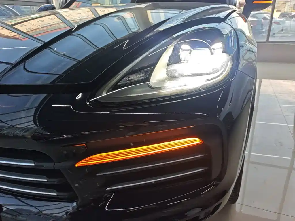 Porsche Cayenne — миниатюра 24