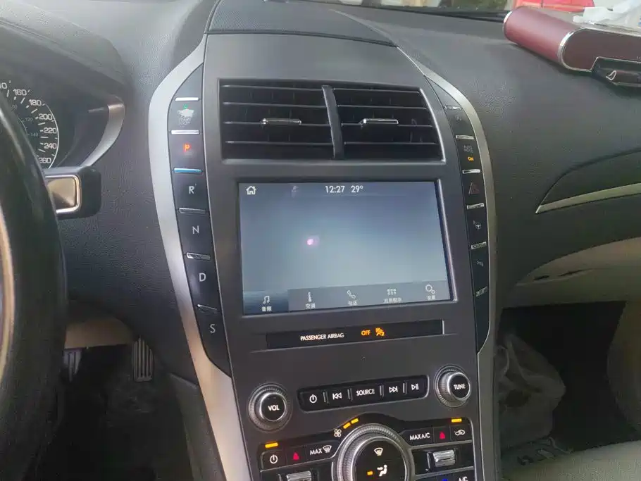 Lincoln MKZ — миниатюра 13
