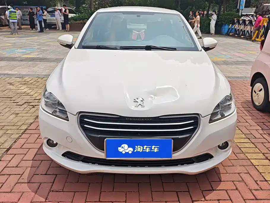 Peugeot 301 2016 1.6L MT Comfort