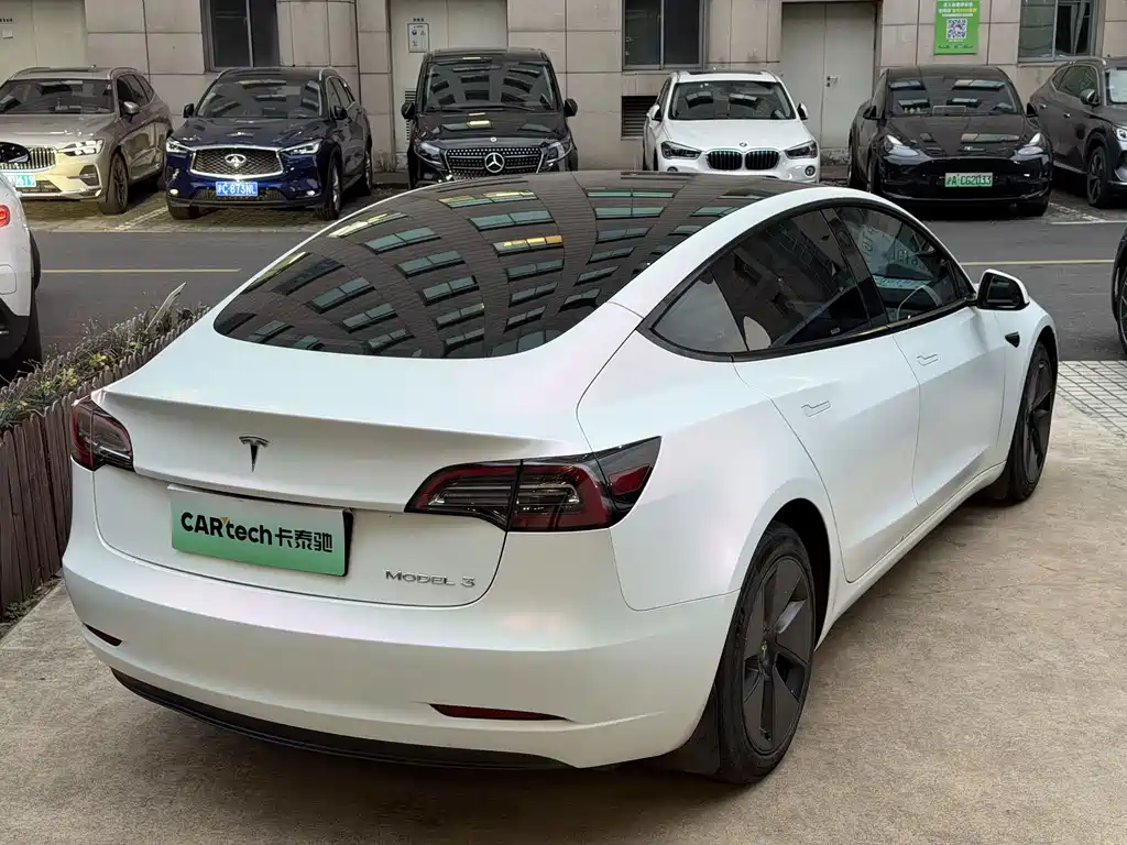 Tesla Model 3 — миниатюра 9