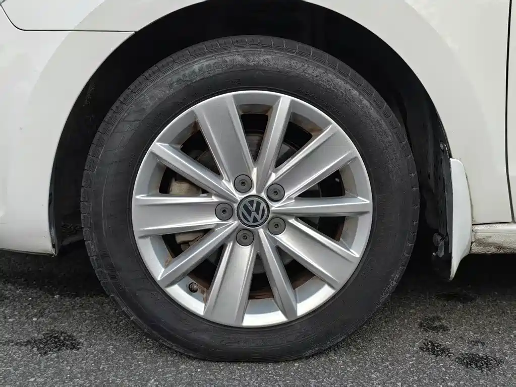 Volkswagen Jetta — миниатюра 10