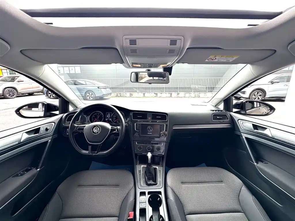 Volkswagen Golf 2017 230TSI AT Comfort