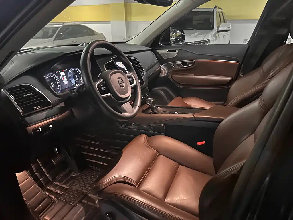 Volvo XC90 2020 T6 Luxury 7 мест