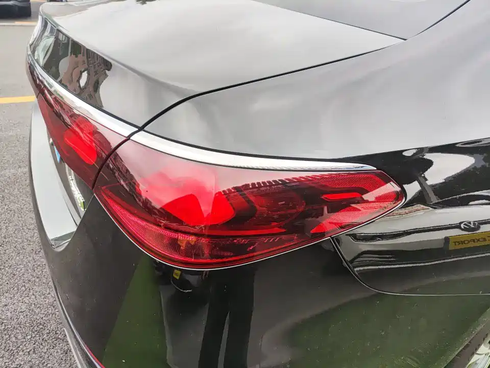 Mercedes-Benz E-Class — миниатюра 12