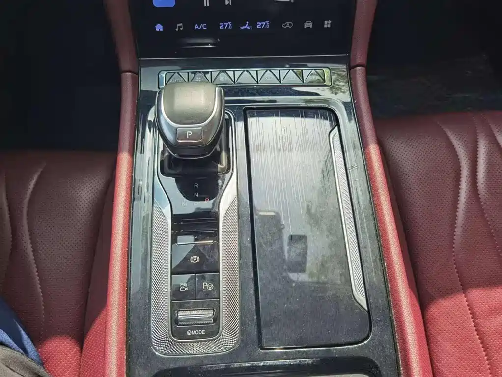 Hongqi H5 2024 2.0T AT