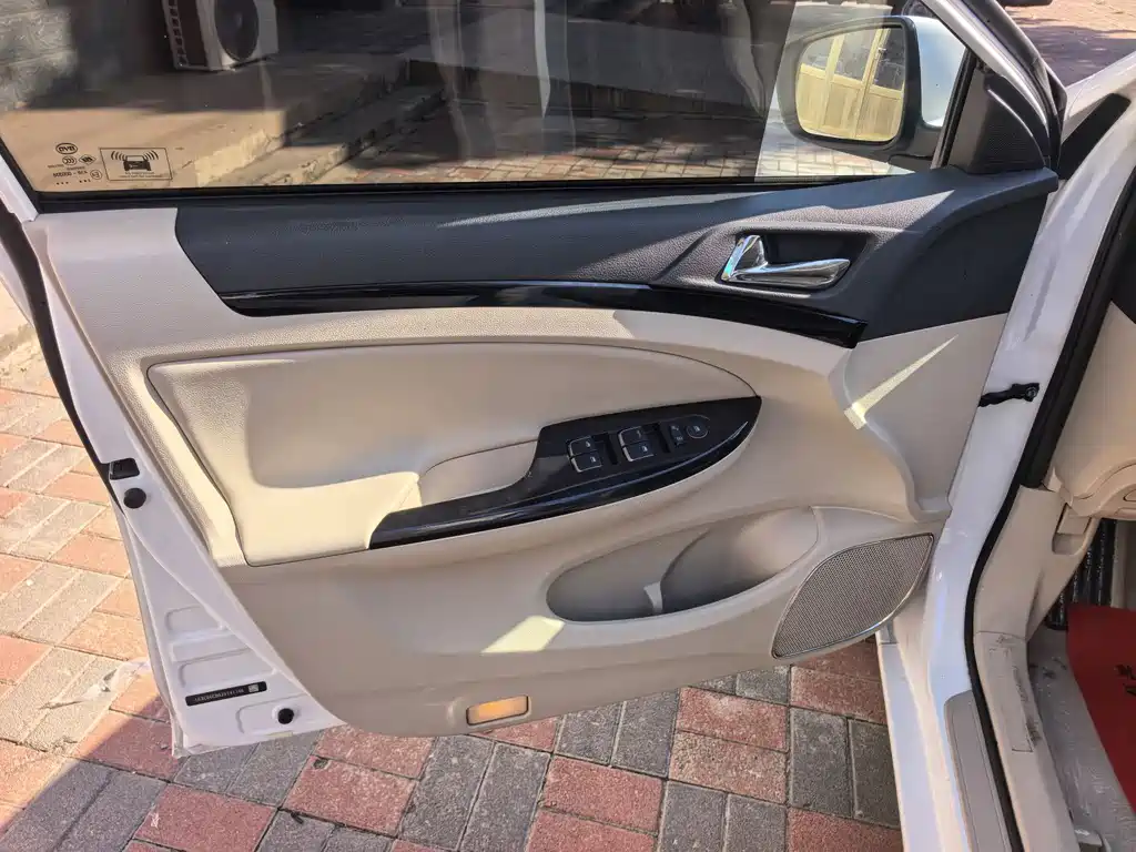 BYD e5 — миниатюра 5