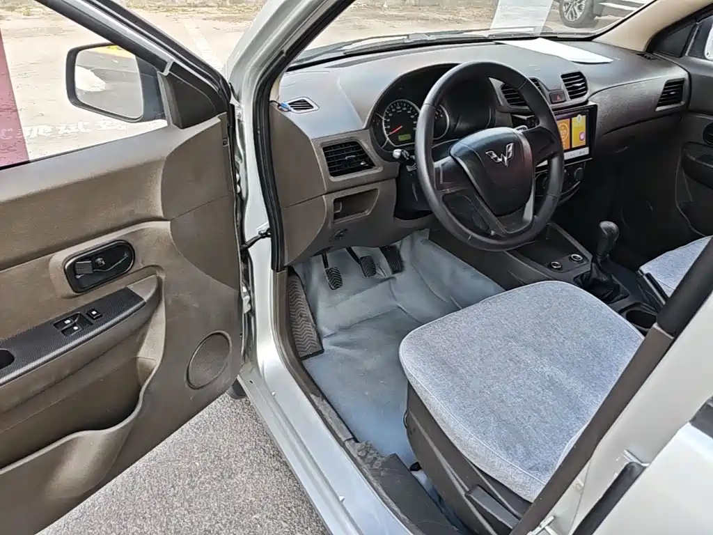 Wuling Hongguang — миниатюра 16