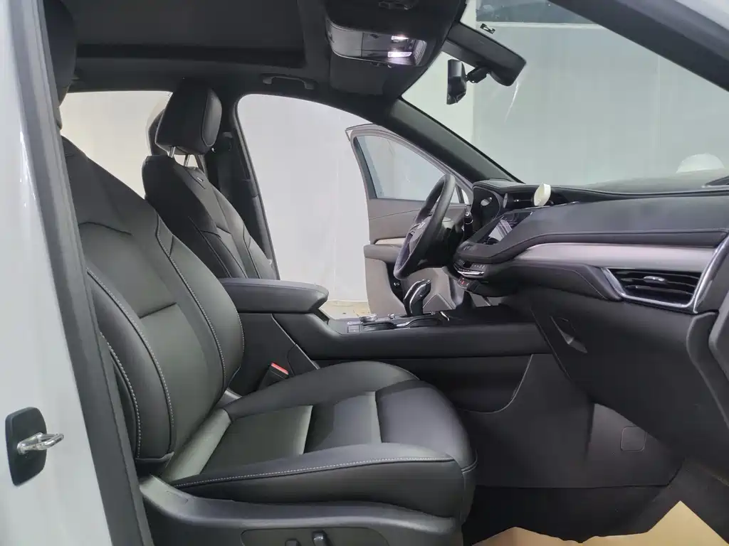 Cadillac XT4 — миниатюра 7