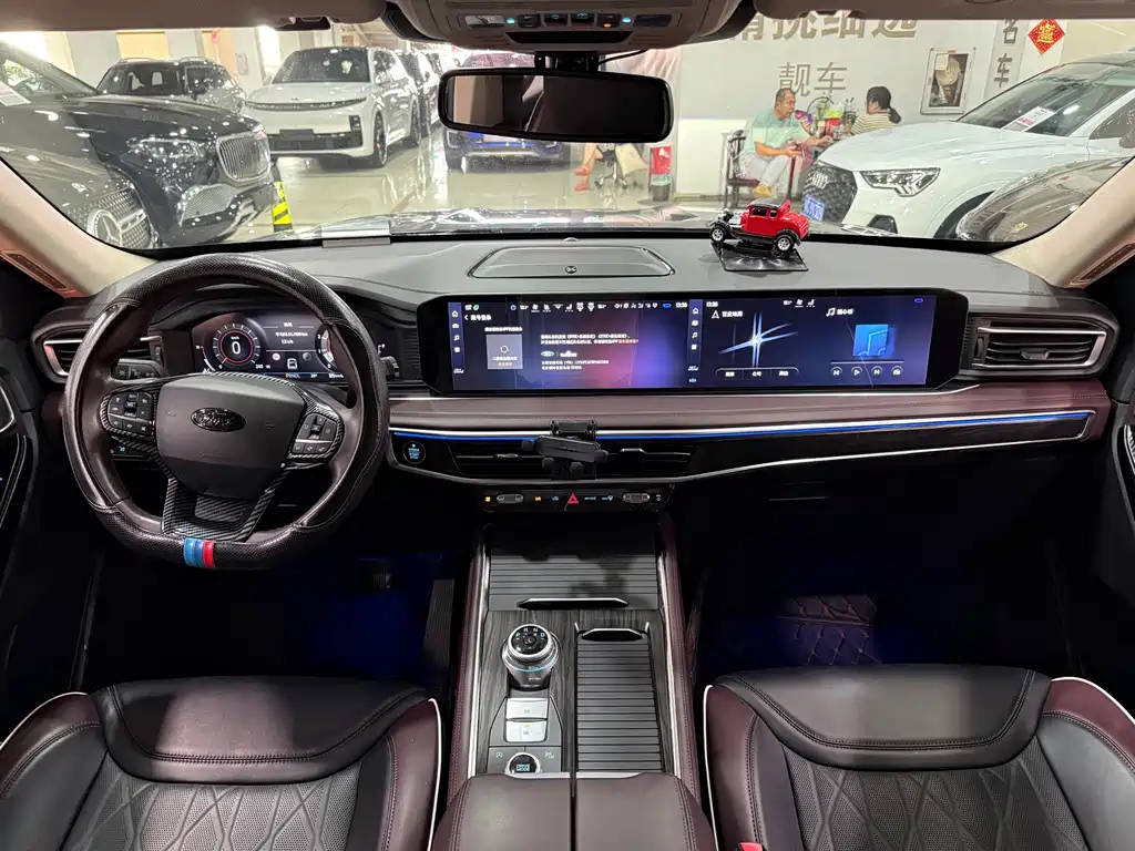 Ford Explorer — миниатюра 4