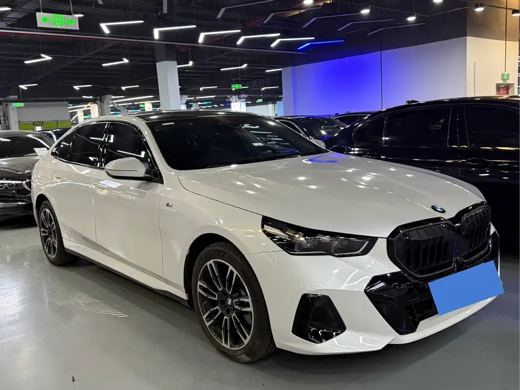 BMW 5 Series 2025