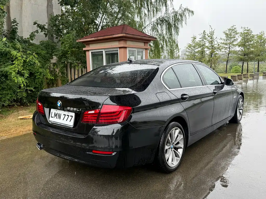 BMW 5 Series — миниатюра 5