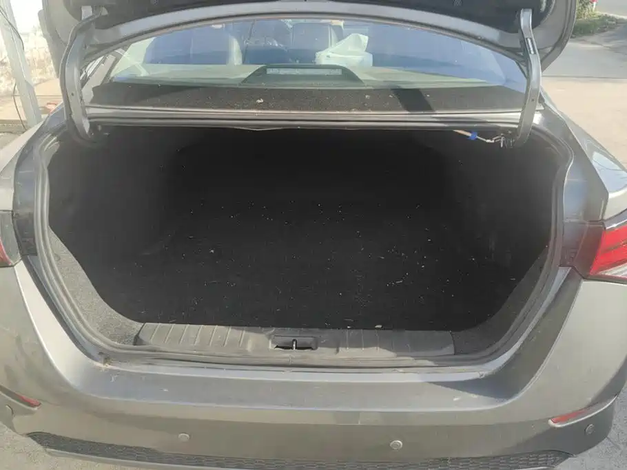 Nissan Sylphy — миниатюра 4