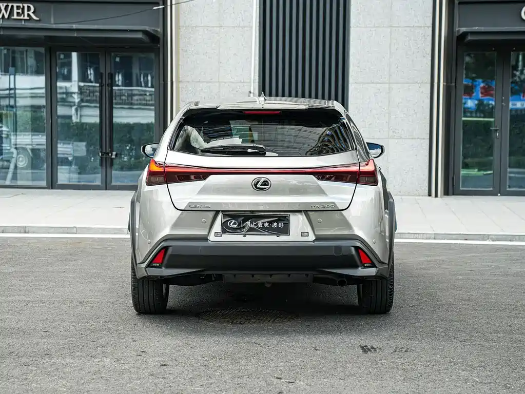 Lexus UX — миниатюра 5