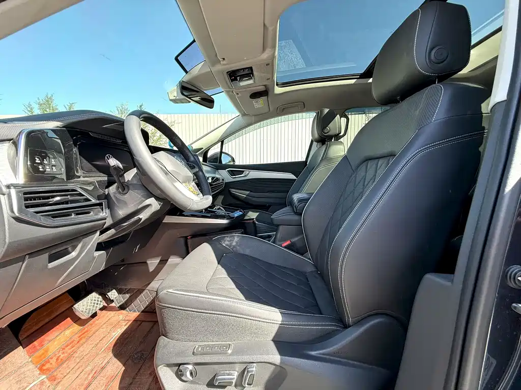 Volkswagen Talagon — миниатюра 4