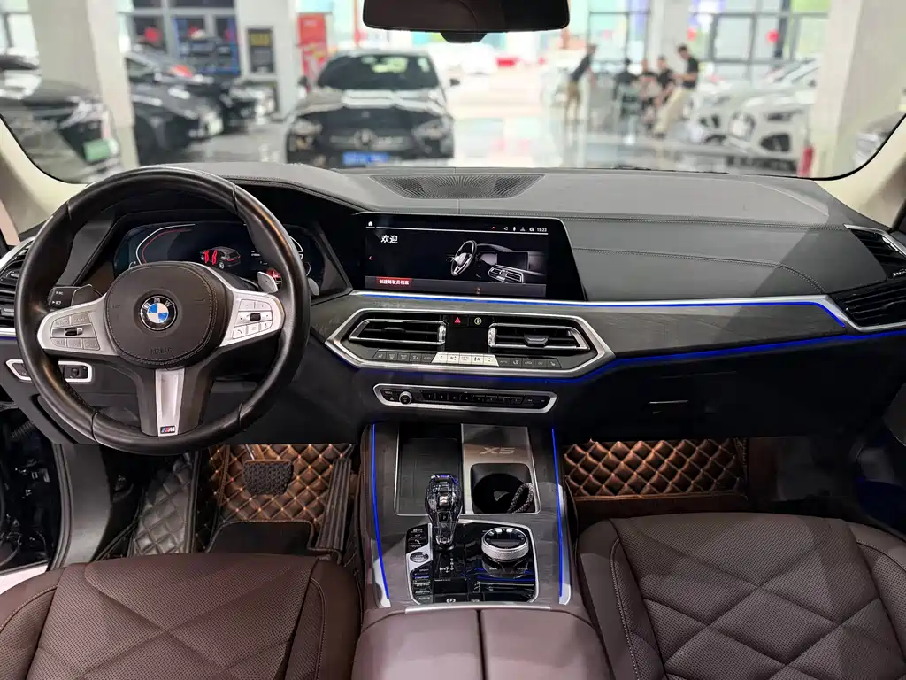BMW X5 2022 xDrive 30Li Premium M Sport