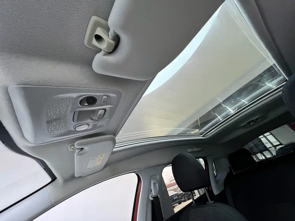 Peugeot 2008 — миниатюра 16