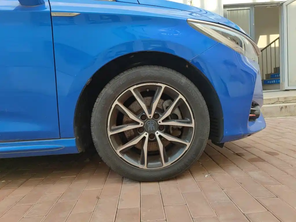 BYD MAX — миниатюра 8