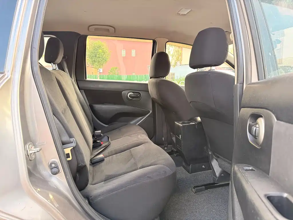 Nissan Livina — миниатюра 10